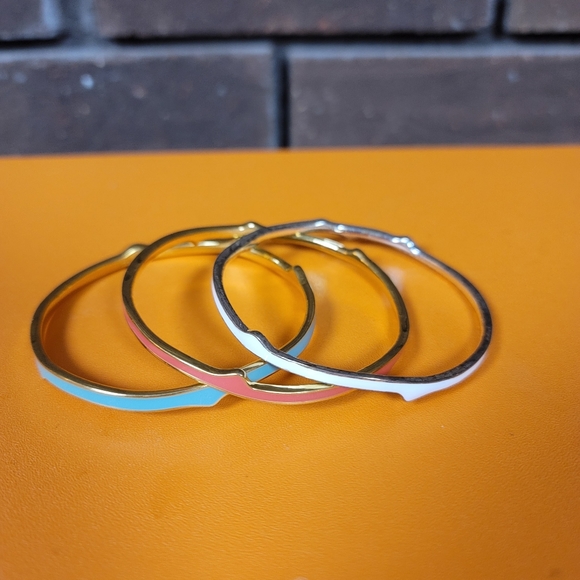 Stella and Dot 3 bangle bracelet set in gold tone white turquoise coral - Picture 3 of 3